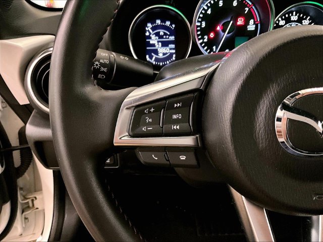 Used 2016 MAZDA MX-5 Miata Grand Touring RWD image 17