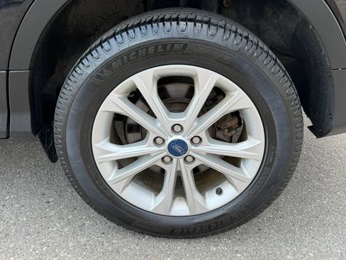 Used 2019 Ford Escape SE FWD image 10