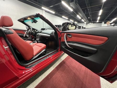 Used 2010 BMW 135i Convertible w/ Premium Pkg image 38