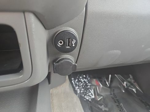 Used 2018 Nissan Frontier SV AWD/4WD image 19