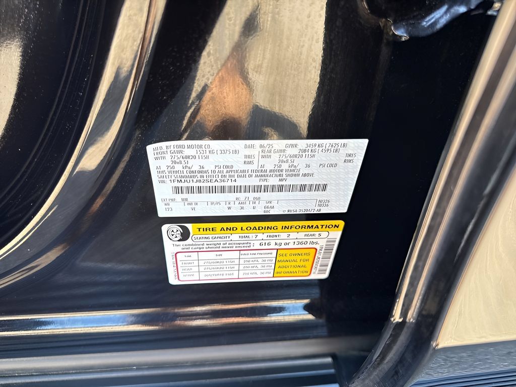 Used 2025 Ford Expedition Active AWD/4WD image 34