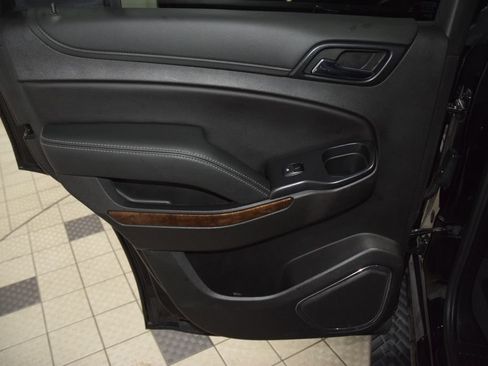 Used 2019 Chevrolet Tahoe LT w/ Z71 Midnight Edition AWD/4WD image 45