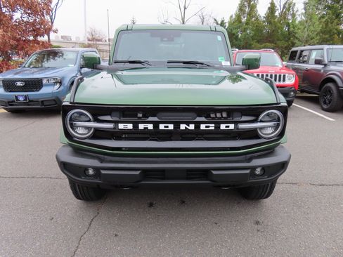 New 2025 Ford Bronco Outer Banks image 2