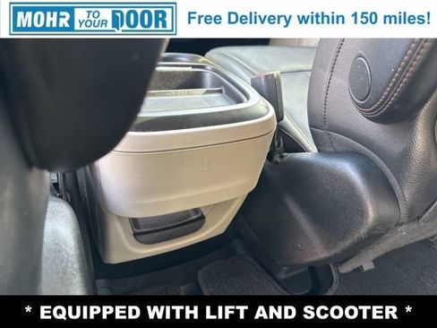 Used 2017 Chrysler Pacifica Touring-L image 27