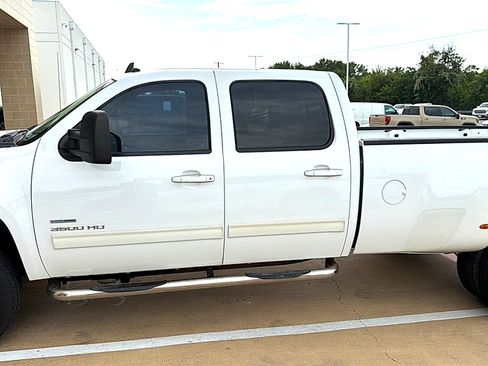 Used 2010 GMC Sierra 3500 SLT w/ SLT Convenience Package AWD/4WD image 4