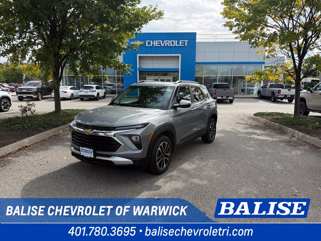 Used 2024 Chevrolet TrailBlazer LT w/ Driver Confidence Package AWD/4WD image 1