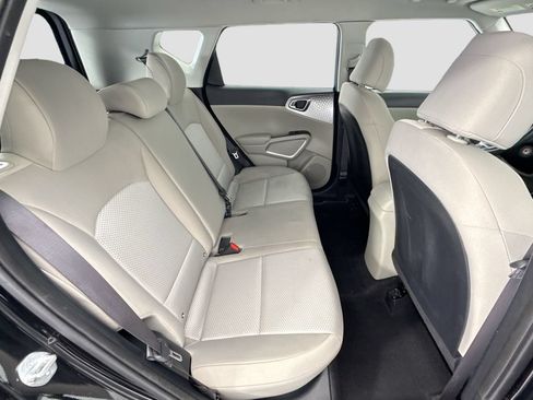 Used 2023 Kia Soul LX FWD image 20