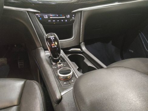 Used 2020 Cadillac XT6 Premium Luxury AWD/4WD image 26
