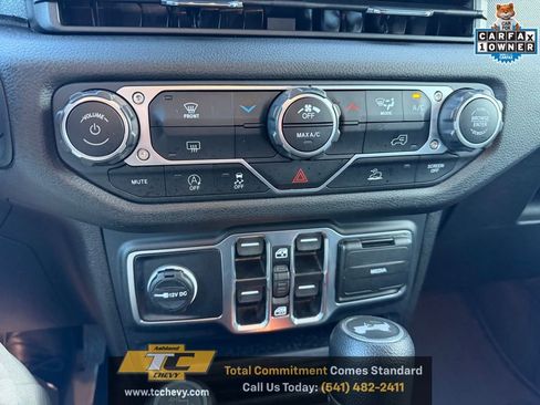 Used 2024 Jeep Wrangler Sport S image 21