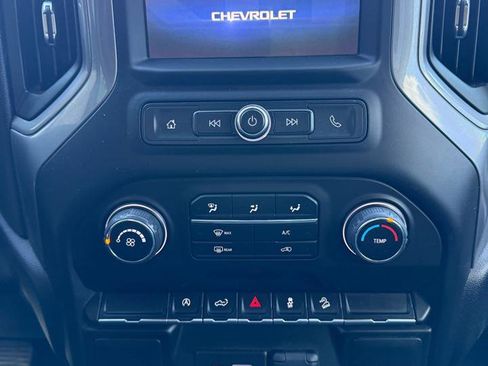 Used 2022 Chevrolet Silverado 1500 Custom Trail Boss w/ Midnight Edition AWD/4WD image 17