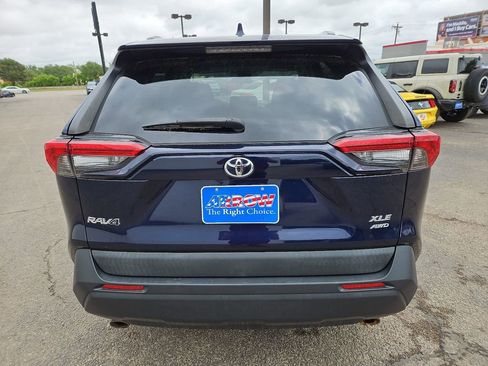 Used 2020 Toyota RAV4 XLE w/ All Weather Liner Package AWD/4WD image 9