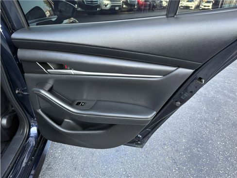 Used 2021 MAZDA MAZDA3 s image 24