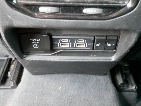 Used 2023 Jeep Grand Cherokee Limited AWD/4WD image 12