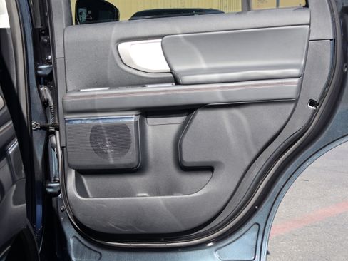 Used 2025 Ford Expedition Active image 35