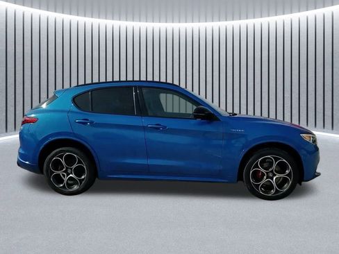 Used 2022 Alfa Romeo Stelvio Veloce image 5