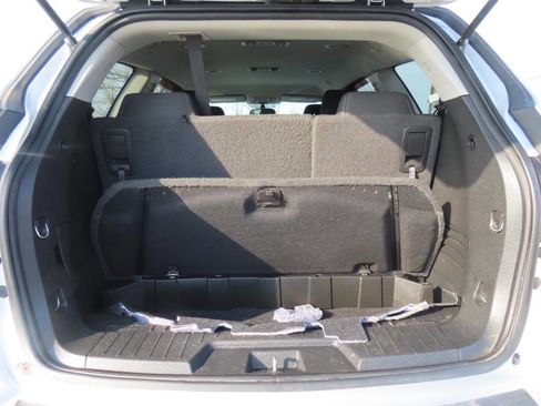 Used 2017 Chevrolet Traverse LT w/ Style and Technology Package image 14