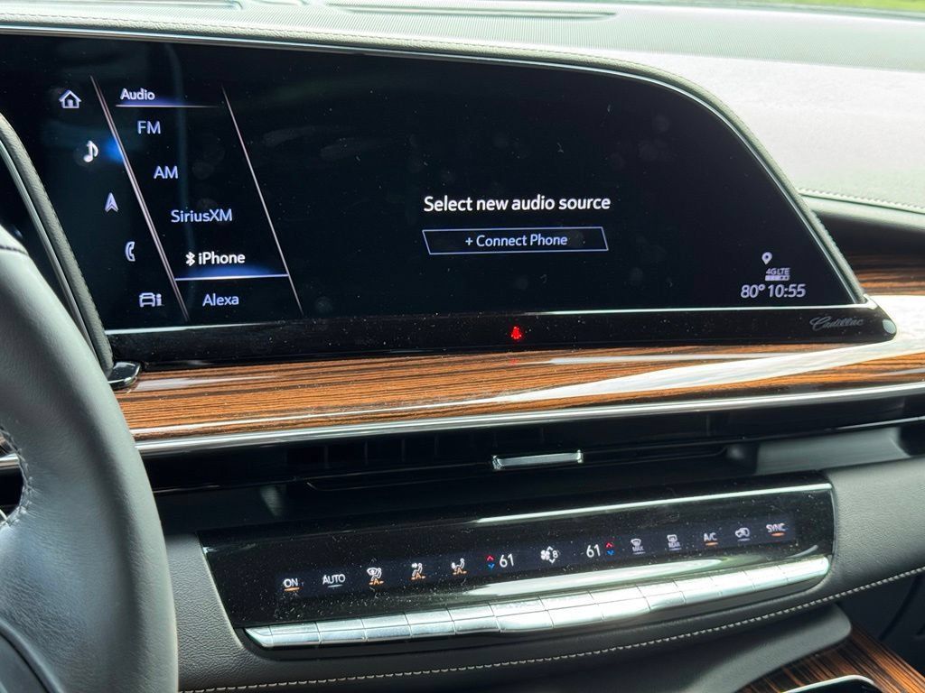Used 2022 Cadillac Escalade Luxury AWD/4WD image 30