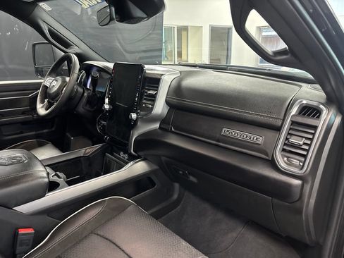 Used 2025 RAM 2500 Laramie AWD/4WD image 11