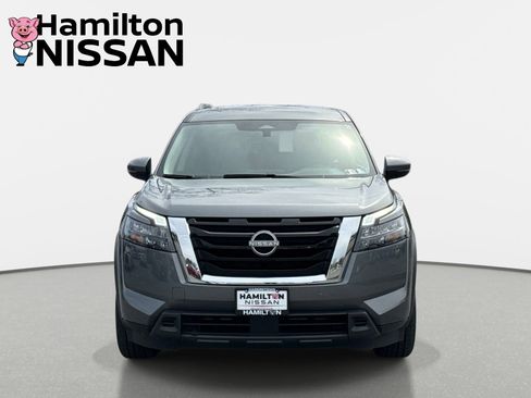 Used 2025 Nissan Pathfinder SV image 6