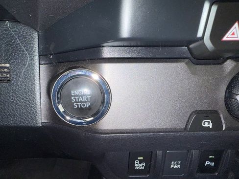 Used 2021 Toyota Tacoma TRD Sport w/ Technology Package image 22