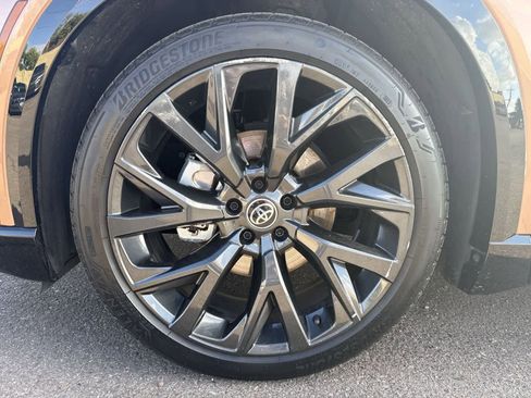 Used 2025 Toyota Crown Signia Limited image 10