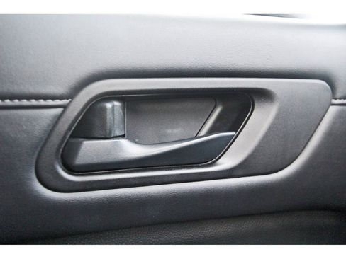 Used 2023 Nissan Pathfinder SV image 18