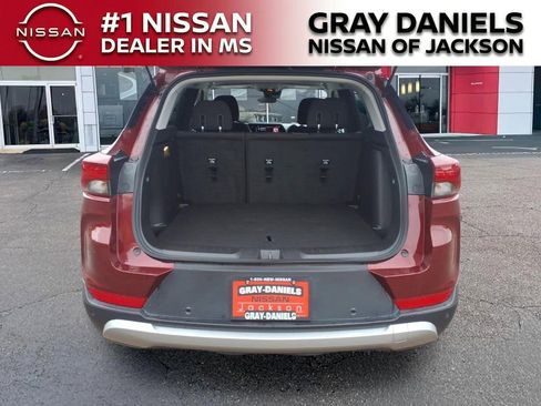 Used 2024 Chevrolet TrailBlazer LT w/ LT Cold Weather Package FWD image 8