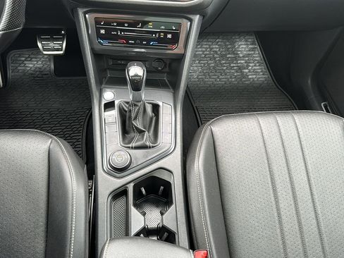 Certified 2023 Volkswagen Tiguan SE R-Line AWD/4WD image 28