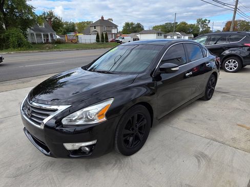 Used 2013 Nissan Altima 2.5 SL w/ Technology Pkg image 3