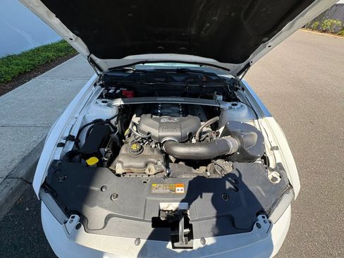 Used 2011 Ford Mustang GT Premium w/ Electronics Pkg RWD image 21