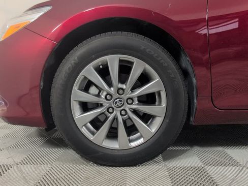Used 2017 Toyota Camry XLE w/ Moonroof Package FWD image 12