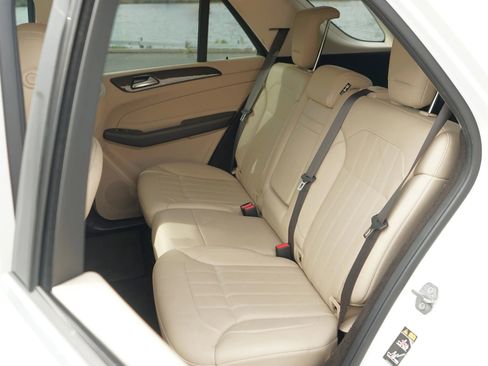 Used 2019 Mercedes-Benz GLE 400 4MATIC image 36