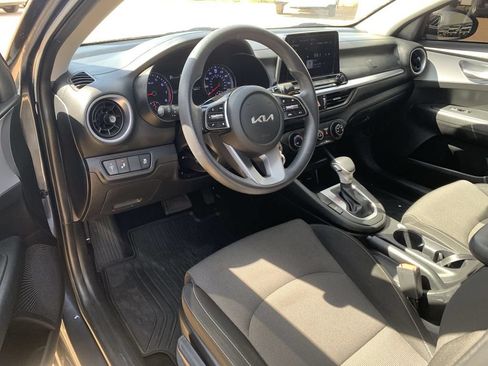 Used 2023 Kia Forte LXS w/ LXS Technology Package FWD image 7
