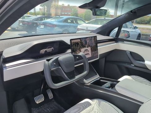 Used 2022 Tesla Model X Plaid AWD/4WD image 7