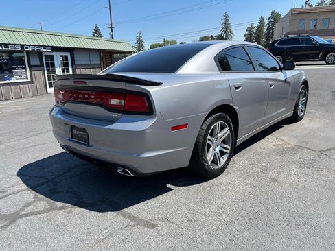 Used 2014 Dodge Charger SXT RWD image 5