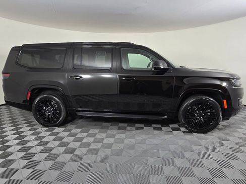 New 2025 Jeep Wagoneer L Series II w/ HD Trailer Tow Package w/25F image 3