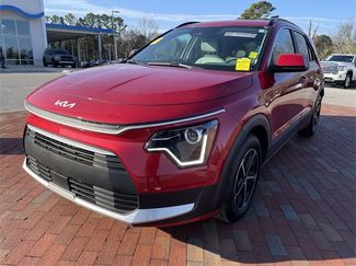 Used 2024 Kia Niro EX video 1