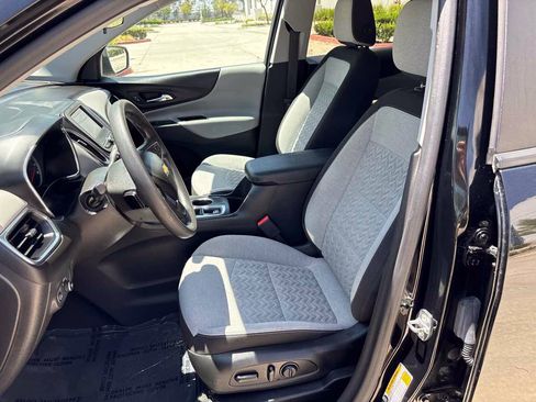 Used 2023 Chevrolet Equinox LS FWD image 19