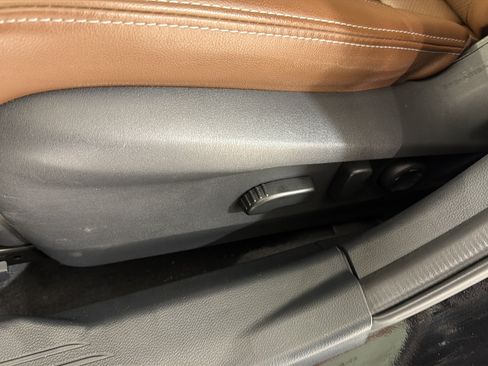 Used 2025 Subaru Outback Touring XT AWD/4WD image 10
