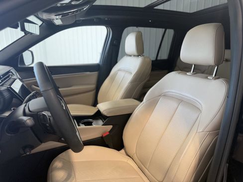 Used 2024 Jeep Grand Cherokee Limited 4xe w/ Luxury Tech Group II image 11