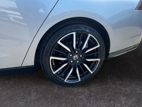 Used 2023 Honda Accord Touring image 9