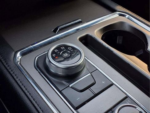 Used 2021 Ford Expedition XLT image 18