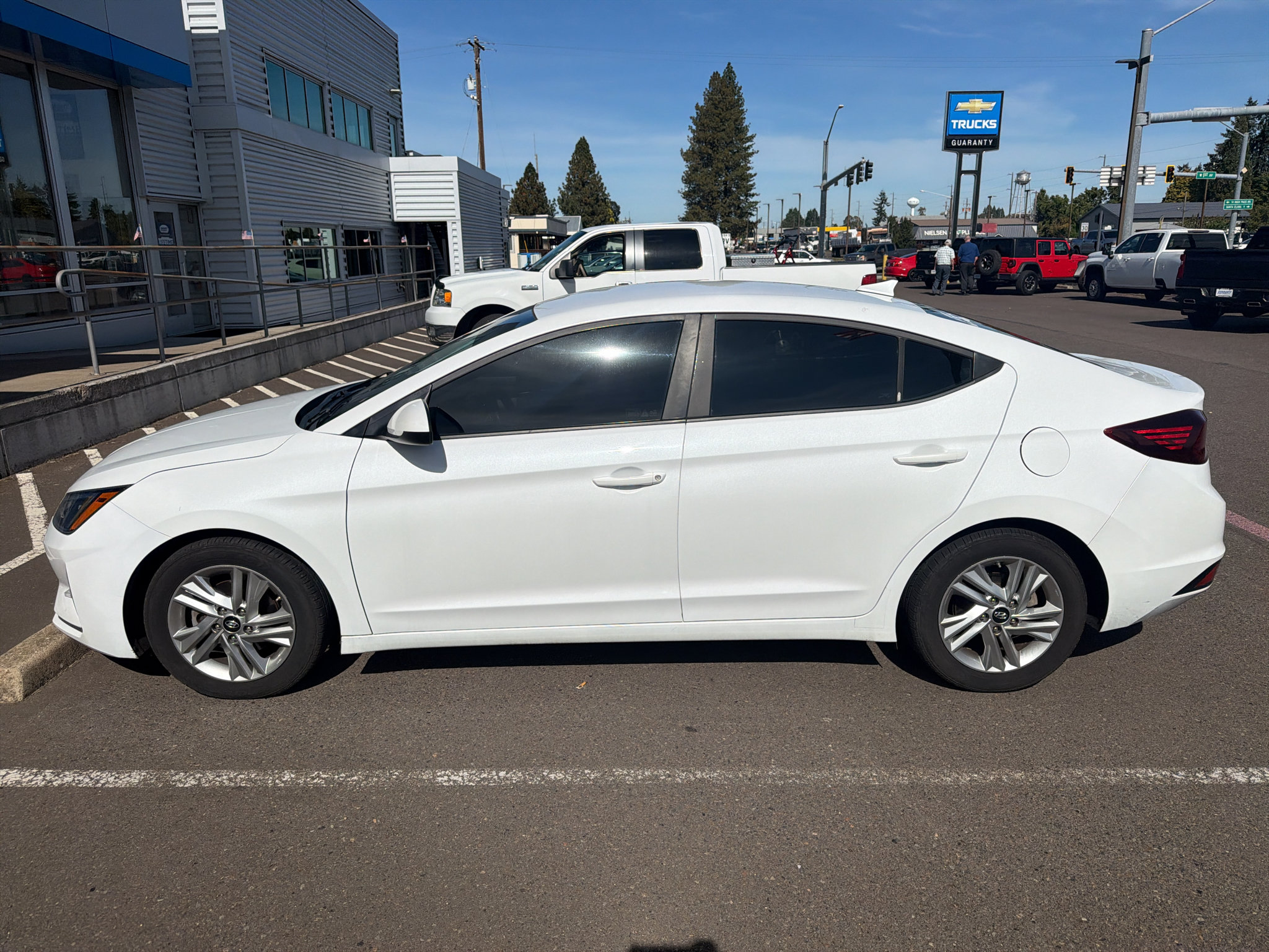 Used 2020 Hyundai Elantra SEL w/ Cargo Package (C1) FWD image 5