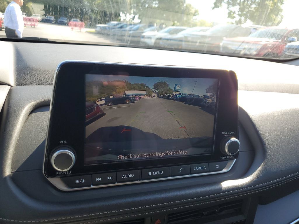 Used 2024 Nissan Rogue S AWD/4WD image 25