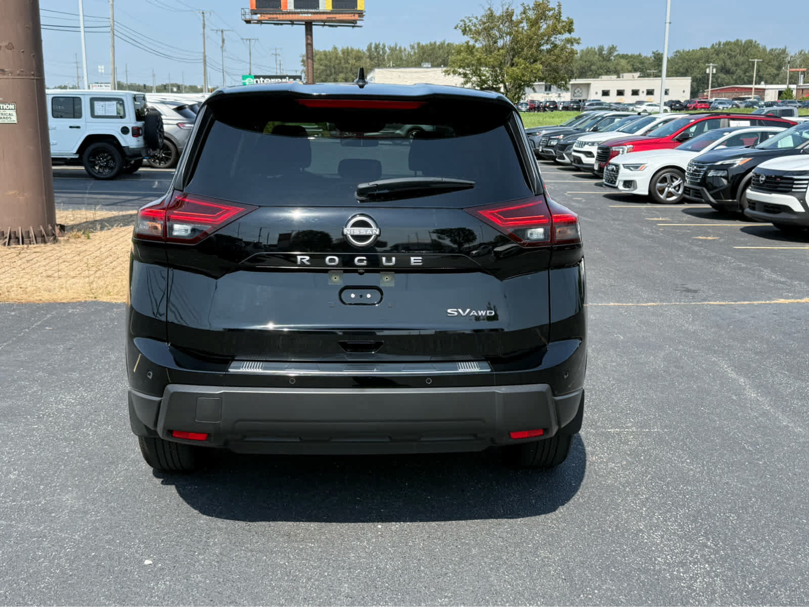 Used 2024 Nissan Rogue SV AWD/4WD image 6