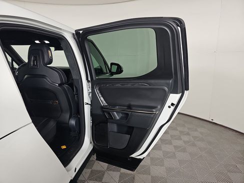 Used 2022 Rivian R1T Launch Edition image 19