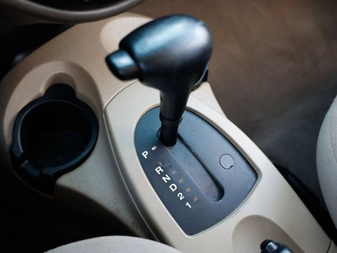 Used 2004 Ford Focus SE FWD image 32