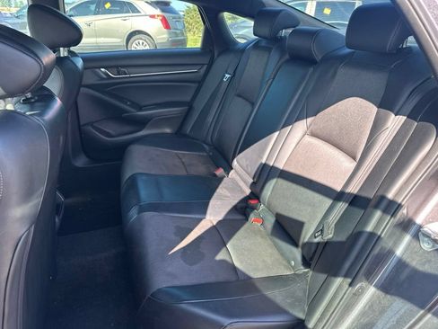 Used 2018 Honda Accord Sport image 13