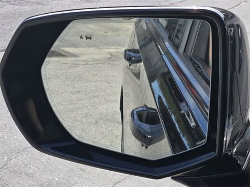 Used 2022 GMC Yukon SLT w/ SLT Premium Package image 24