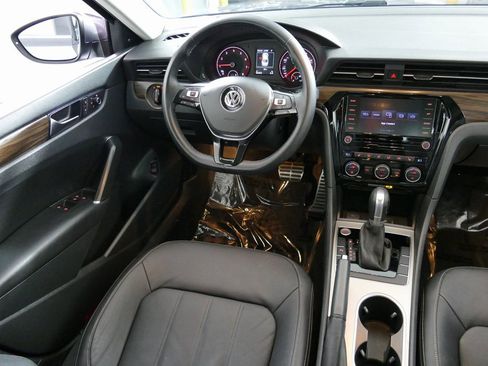 Used 2020 Volkswagen Passat 2.0T SEL image 24